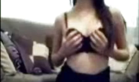 شخص ساده و معصوم لباس زیر زنانه و گربه های انگشت ویدیو سکس اچ دی او را تغییر می دهد